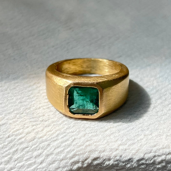 18k Heavy 2.26 Carat Emerald Ring
