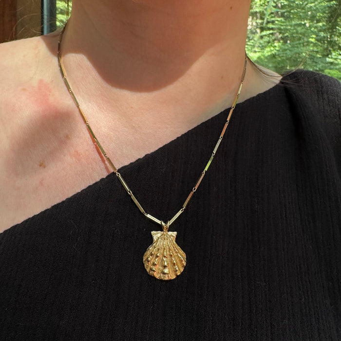 Vintage 14k Shell Charm