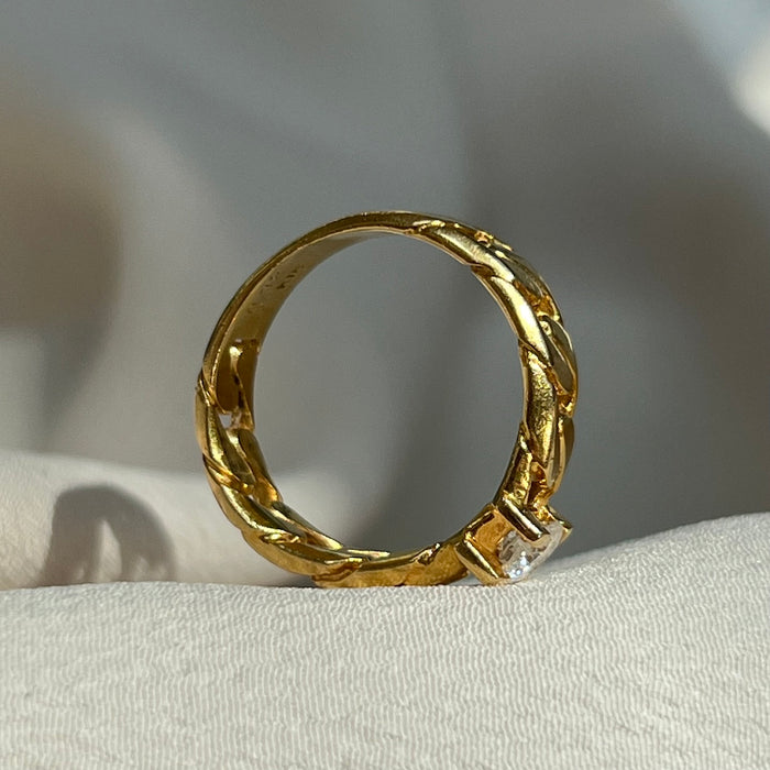 Buttery 18k Diamond Curb Ring