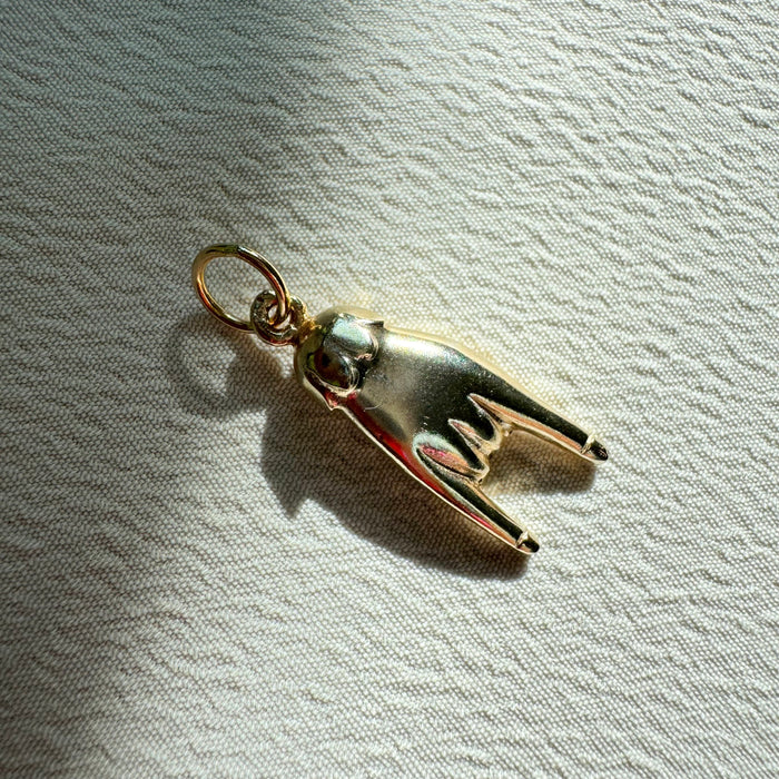 14k Solid Mano Cornuto Charm