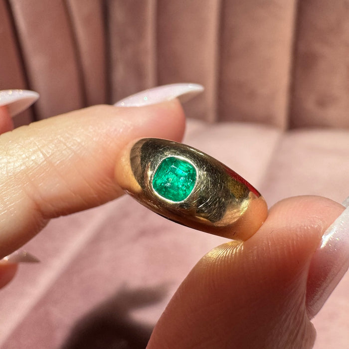 Stunning 14k Flush Set Emerald Ring