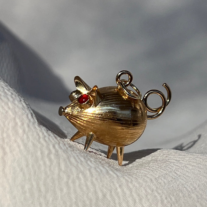 Adorable 18k Piggy Charm