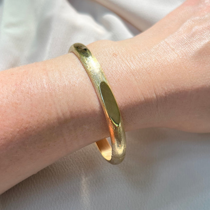 18k Four Panel Hinged Bangle Bracelet