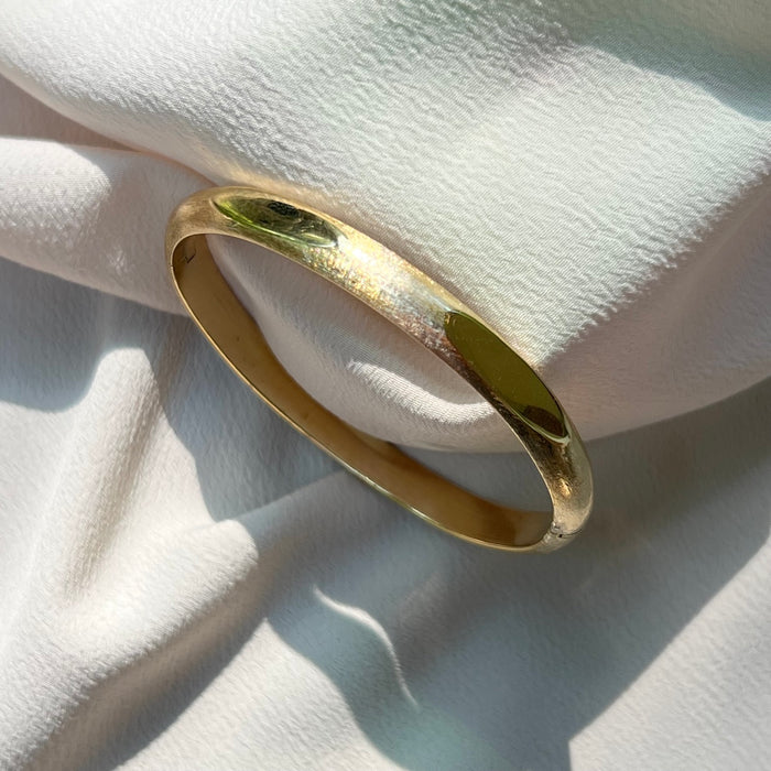 18k Four Panel Hinged Bangle Bracelet