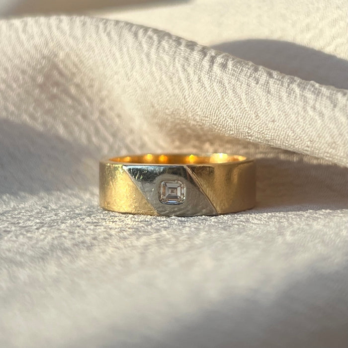 18k Bi-Color Carrè Diamond Band by Merrin