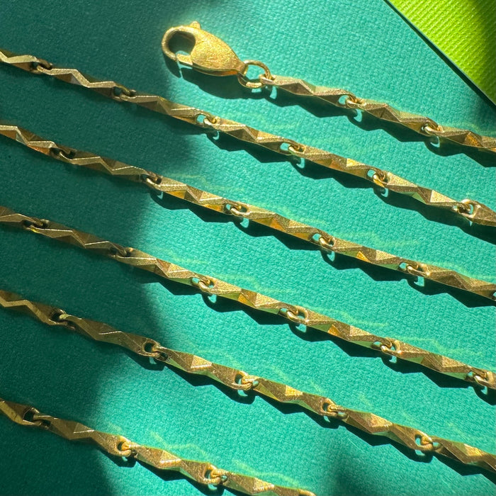 21.6k 26" Geometric Chain