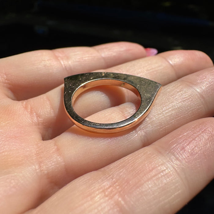 18k Modern Curved Diamond Ring