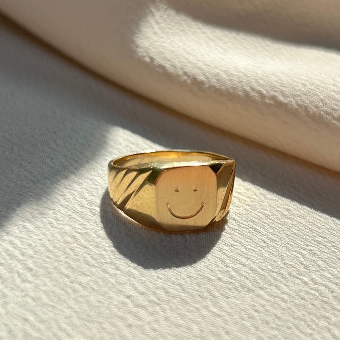 Bespoke 14k Smiley Signet
