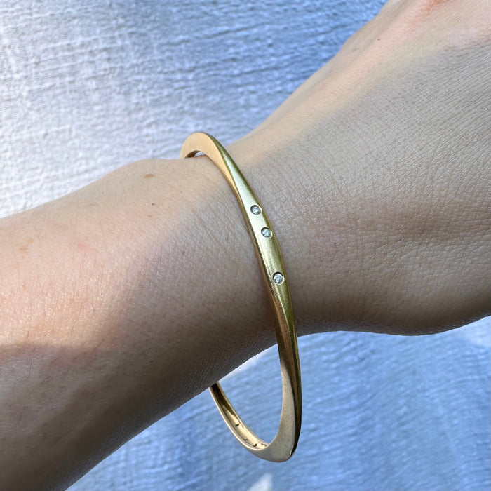 18k Sculptural Diamond Bangle