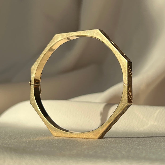 14k Hex Etched Hinged Bracelet