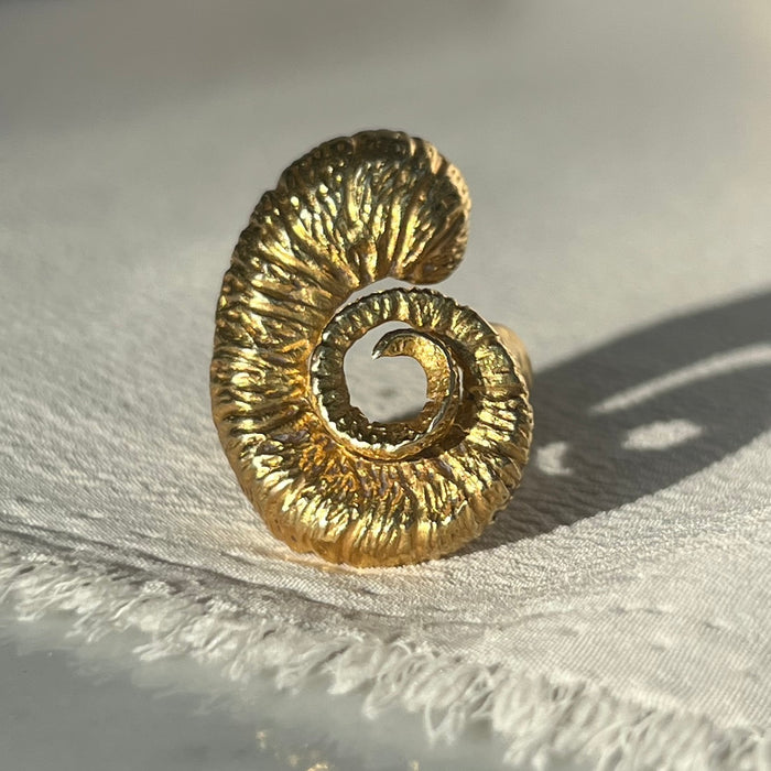18k Textured Spiral "Horn" Ring