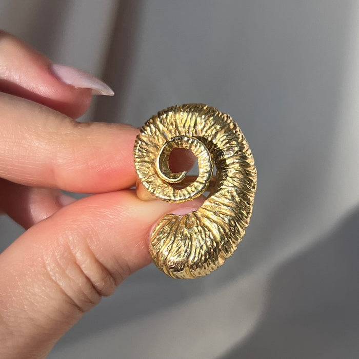 18k Textured Spiral "Horn" Ring