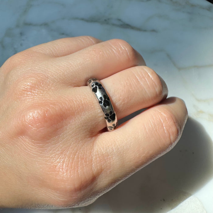 18k Enamel Paw Print Band by Hidalgo