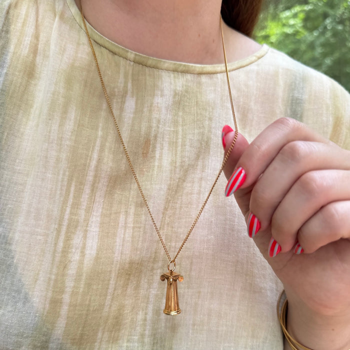18k Ionic Column Charm