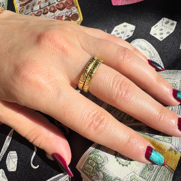 18k Swirling Patterned Bands