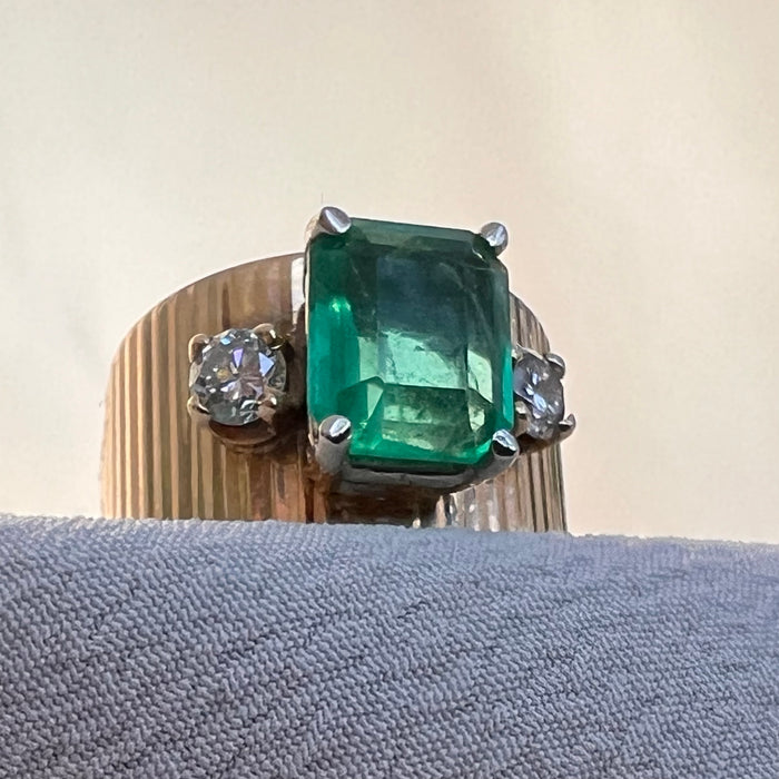14k 2.5 Carat Emerald and Diamond Ring