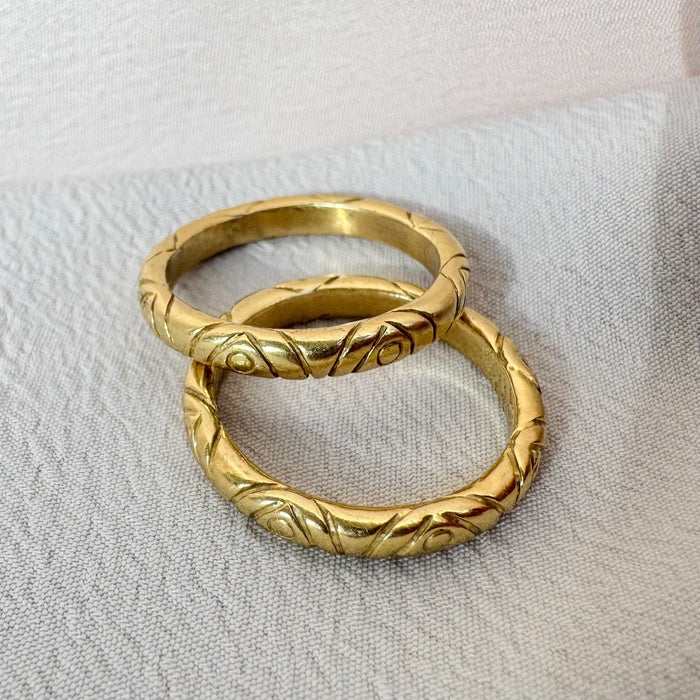 18k Swirling Patterned Bands