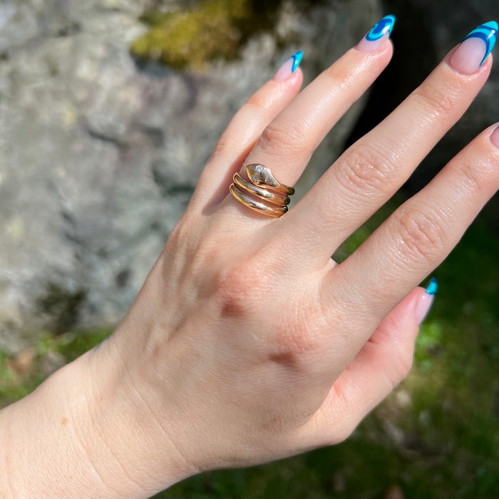 18k Coiled Diamond Snake Ring