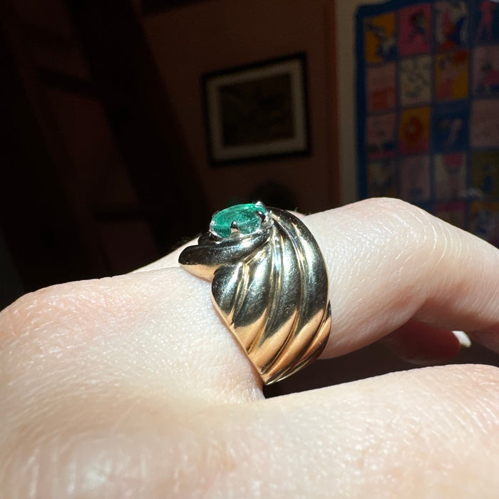 14k Emerald Tourbillon Swirl Ring