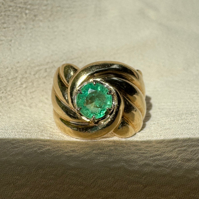 14k Emerald Tourbillon Swirl Ring