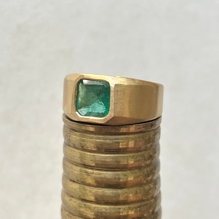 18k Heavy 2.26 Carat Emerald Ring
